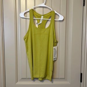 NWT Lululemon Swiftly Tech Raceback 2.0 size 8